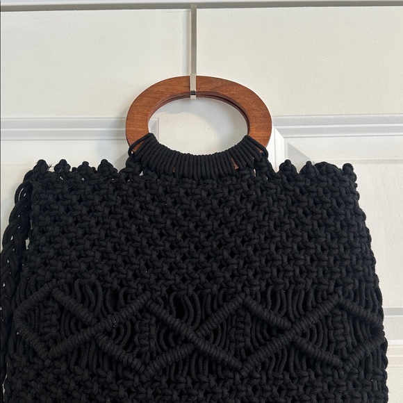 NWOT Danielle Nicole Macrame Crossbody Fringe Wood Handle Bag in Black - Picture 5 of 11